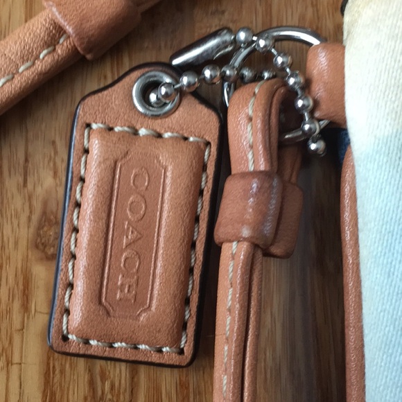 Coach Fabric Wristlet 7.5L x 4.5T - Picture 2 of 4